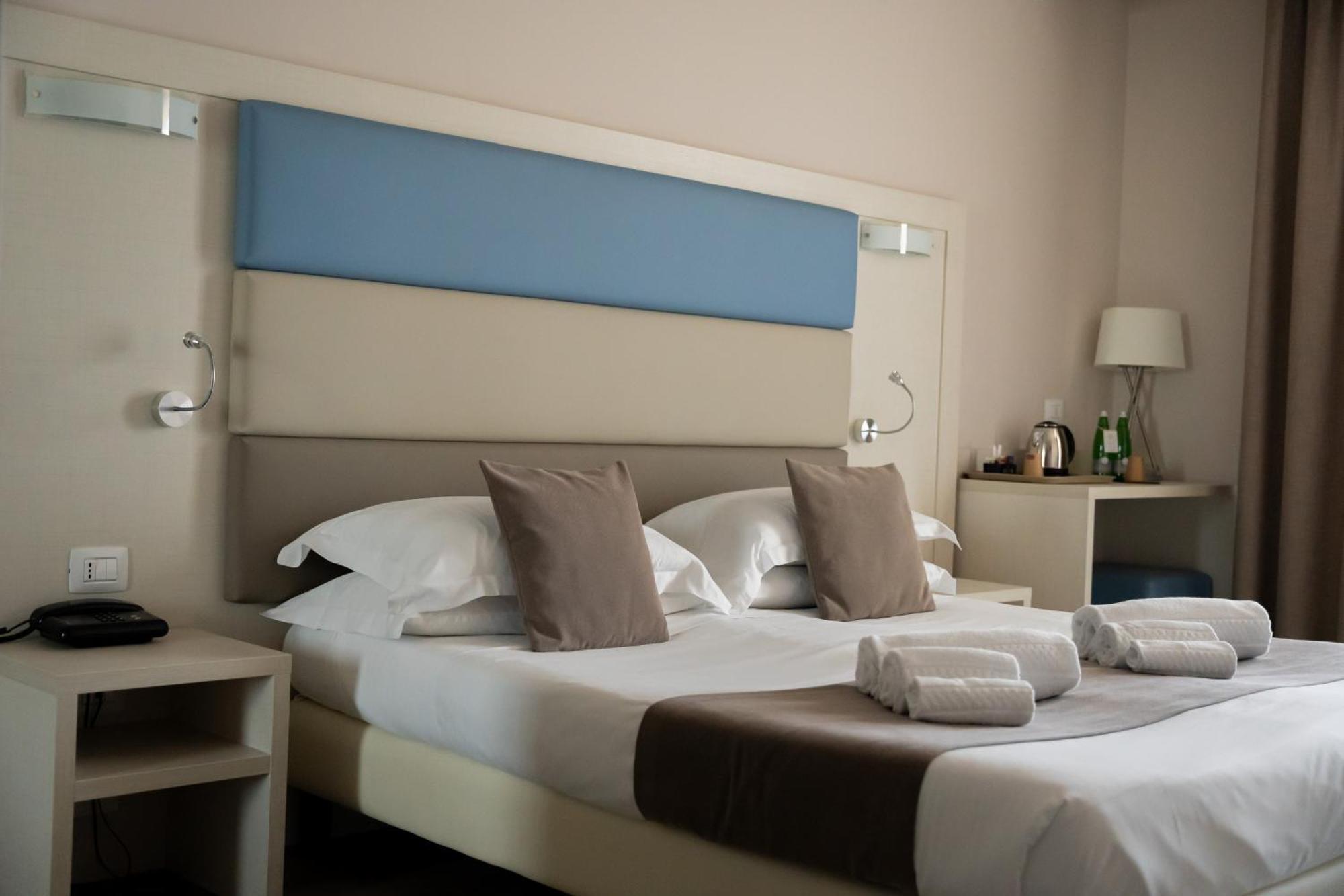 Spa Hotel Splendid Sole マネルバ・デル・ガルダ エクステリア 写真