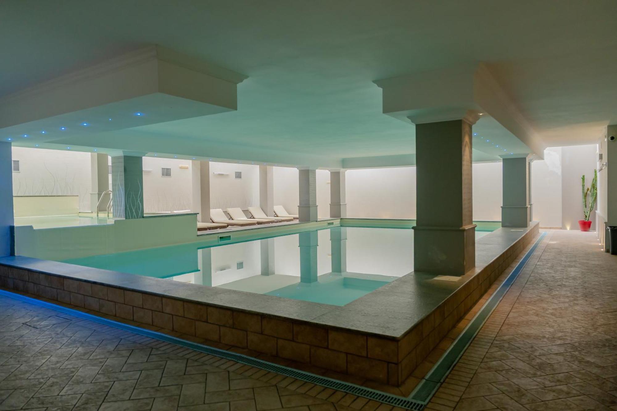Spa Hotel Splendid Sole マネルバ・デル・ガルダ エクステリア 写真